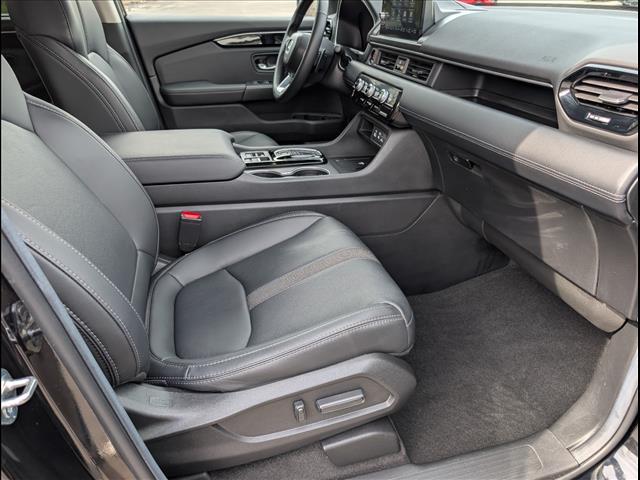 used 2025 Honda Pilot car, priced at $44,990