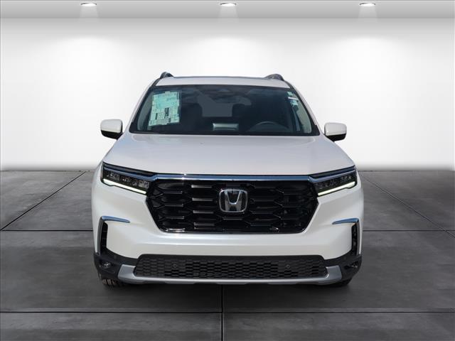 new 2025 Honda Pilot car, priced at $51,550