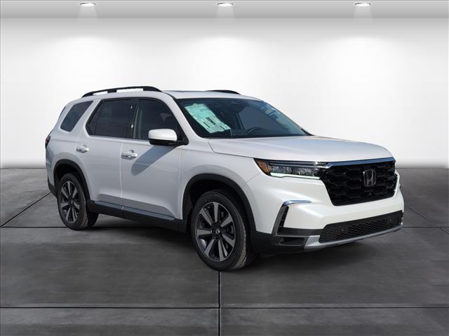 new 2025 Honda Pilot car, priced at $51,550