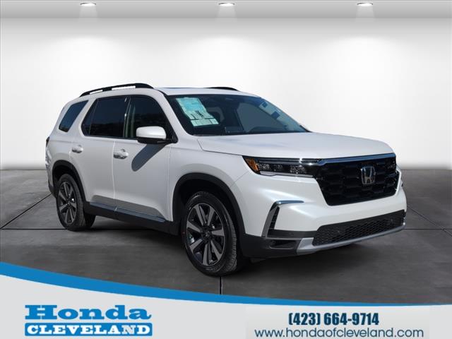new 2025 Honda Pilot car, priced at $49,450