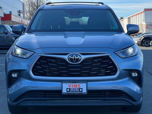 used 2022 Toyota Highlander car, priced at $34,910