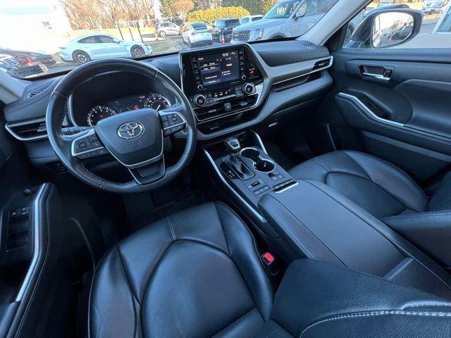 used 2022 Toyota Highlander car, priced at $34,910