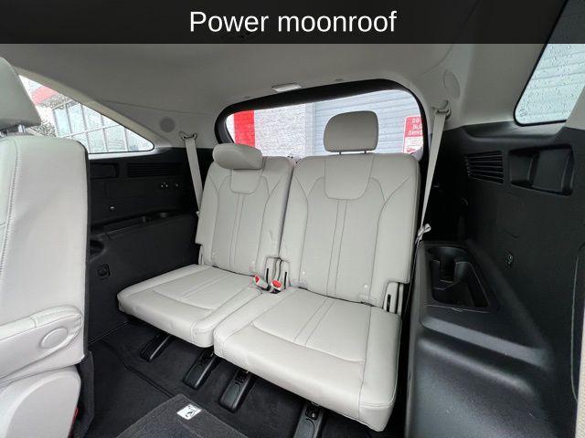 used 2023 Kia Sorento car, priced at $30,900