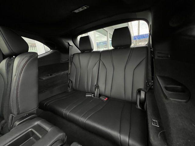 used 2022 Acura MDX car, priced at $31,900