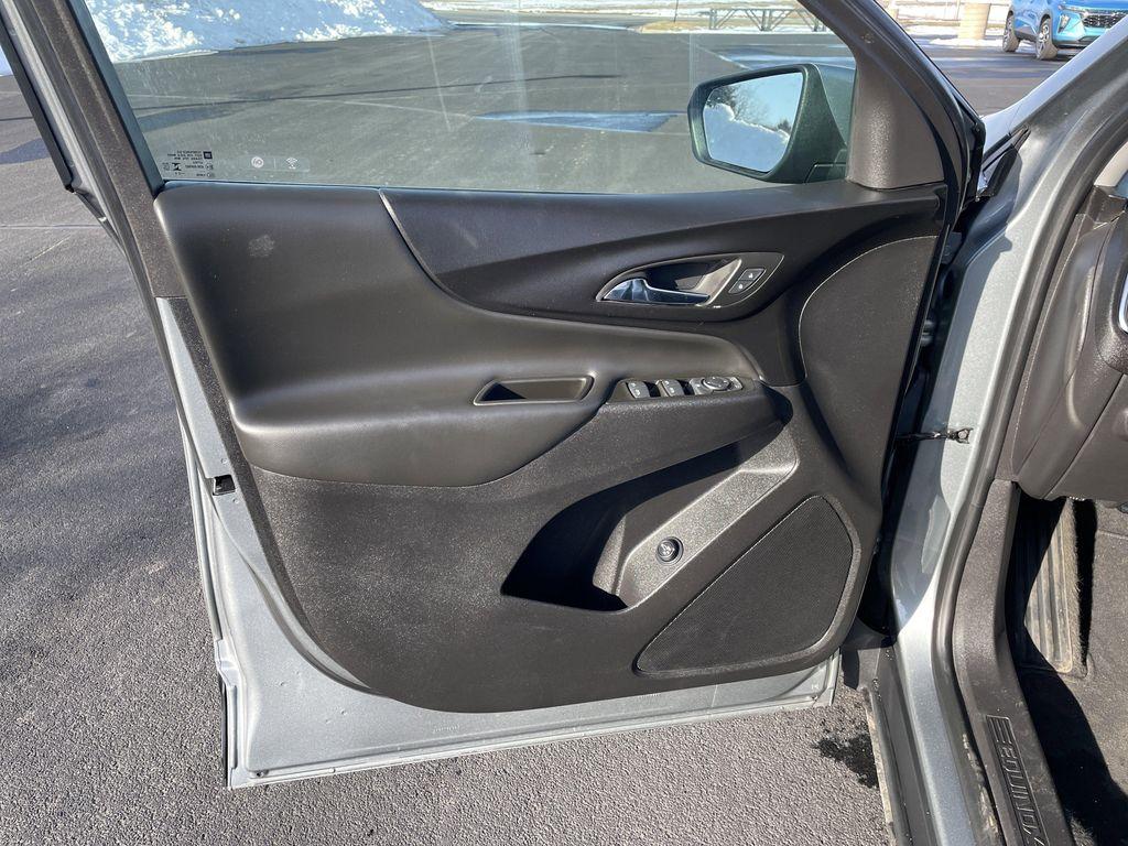 used 2024 Chevrolet Equinox car, priced at $22,489