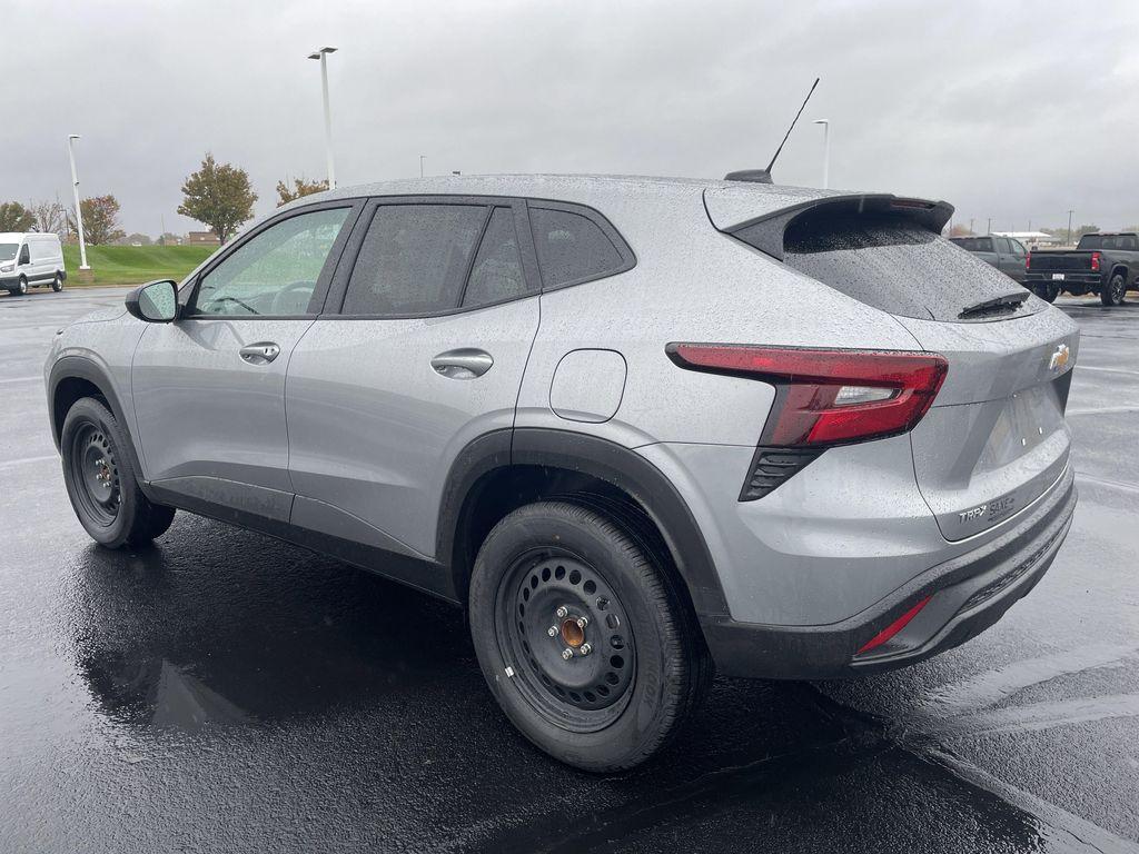 used 2025 Chevrolet Trax car, priced at $24,438