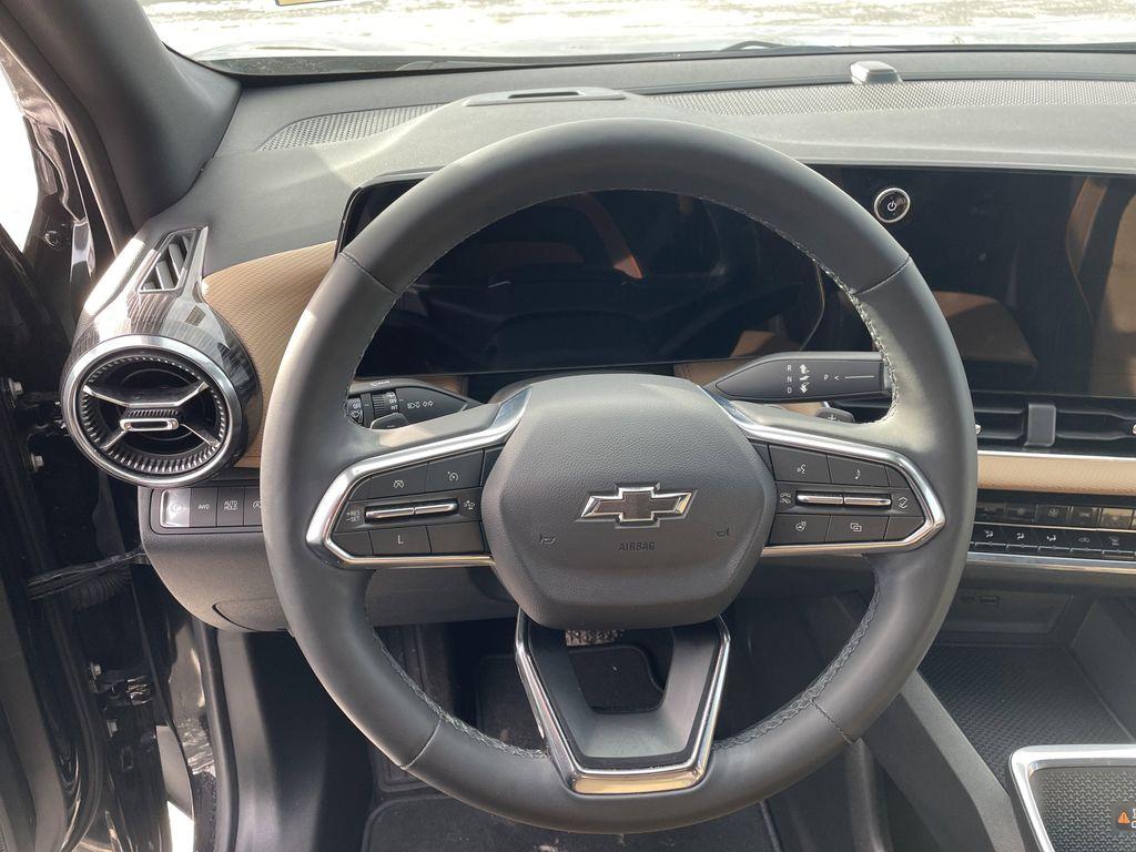 used 2025 Chevrolet Equinox car, priced at $30,995