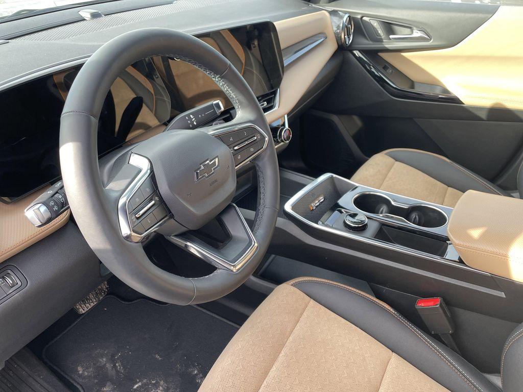 used 2025 Chevrolet Equinox car, priced at $30,995