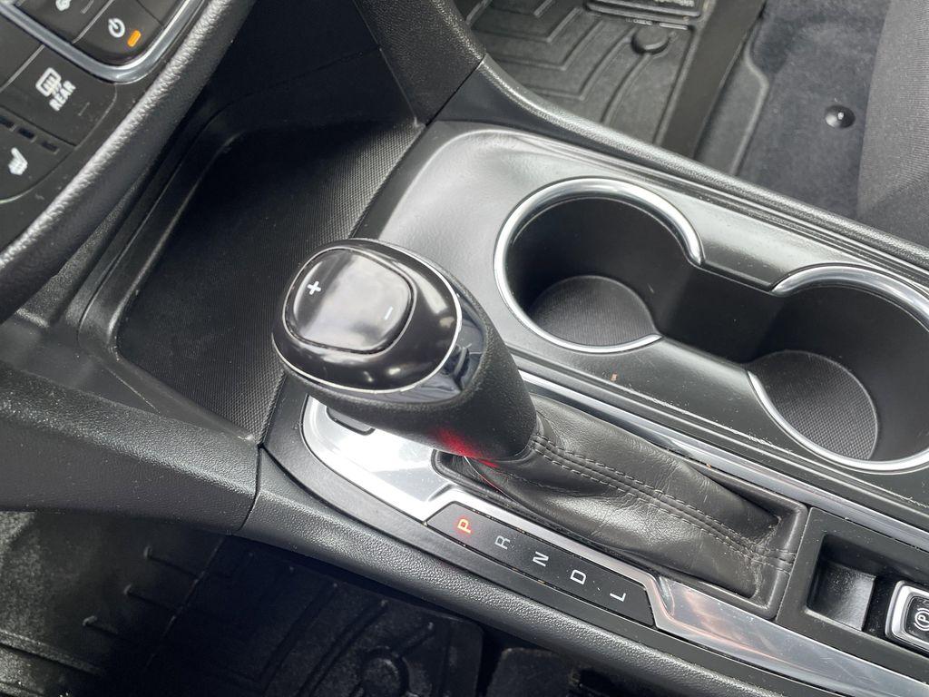 used 2021 Chevrolet Equinox car, priced at $19,995