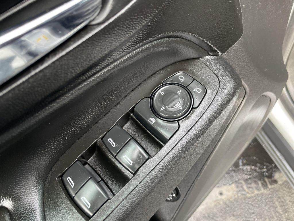 used 2021 Chevrolet Equinox car, priced at $19,995