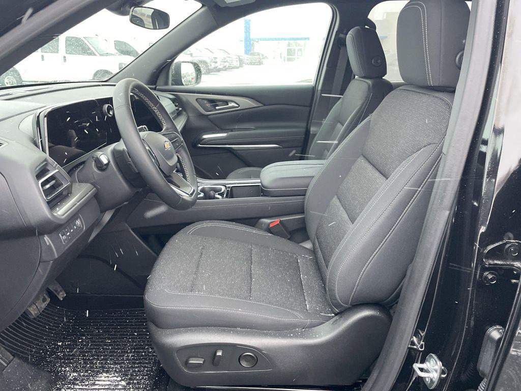 used 2025 Chevrolet Traverse car, priced at $47,495