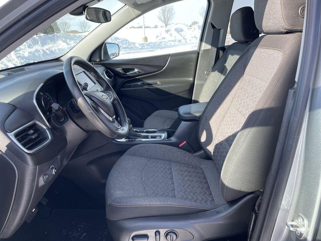 used 2024 Chevrolet Equinox car, priced at $21,989