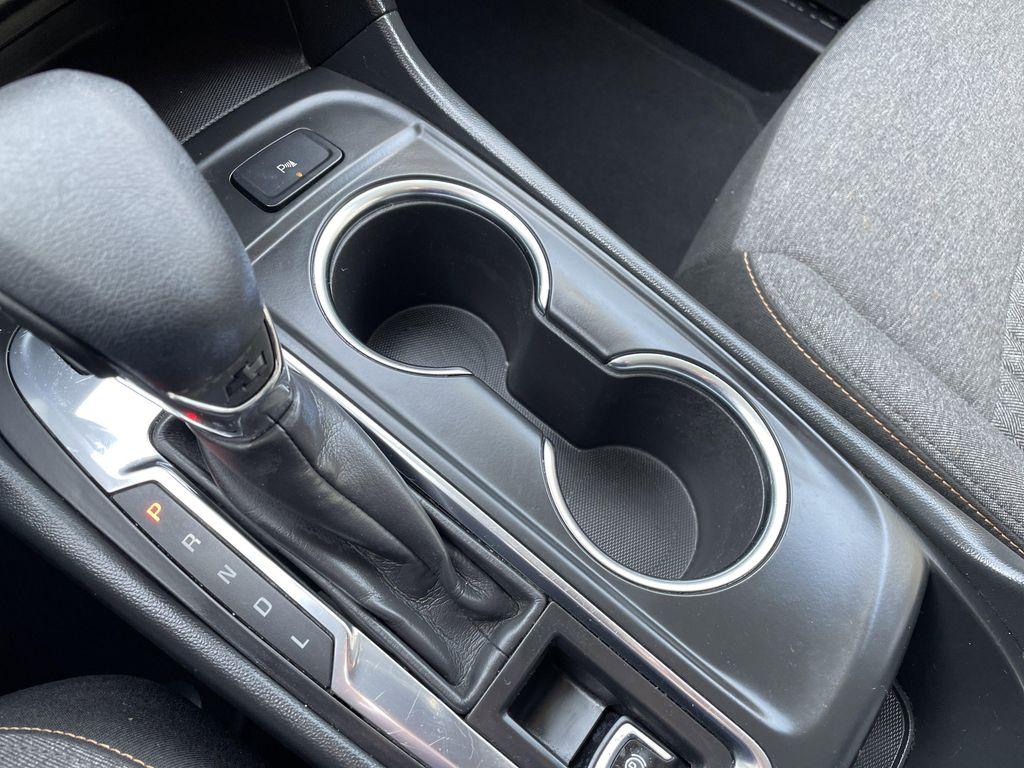 used 2024 Chevrolet Equinox car, priced at $21,989