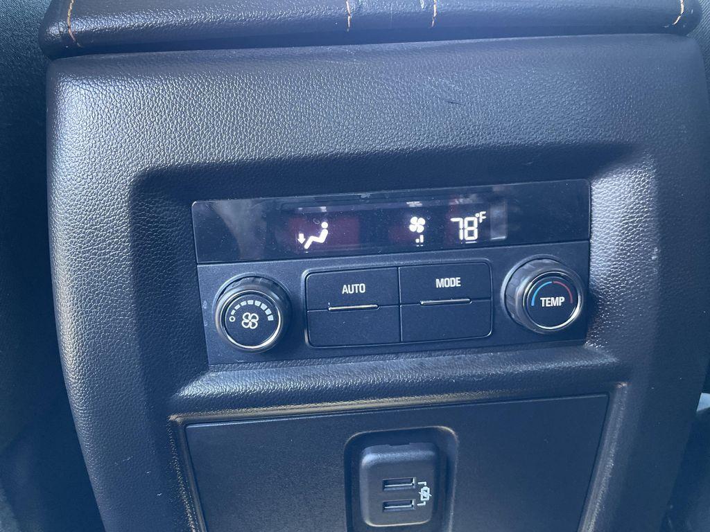 used 2020 Chevrolet Traverse car, priced at $23,448