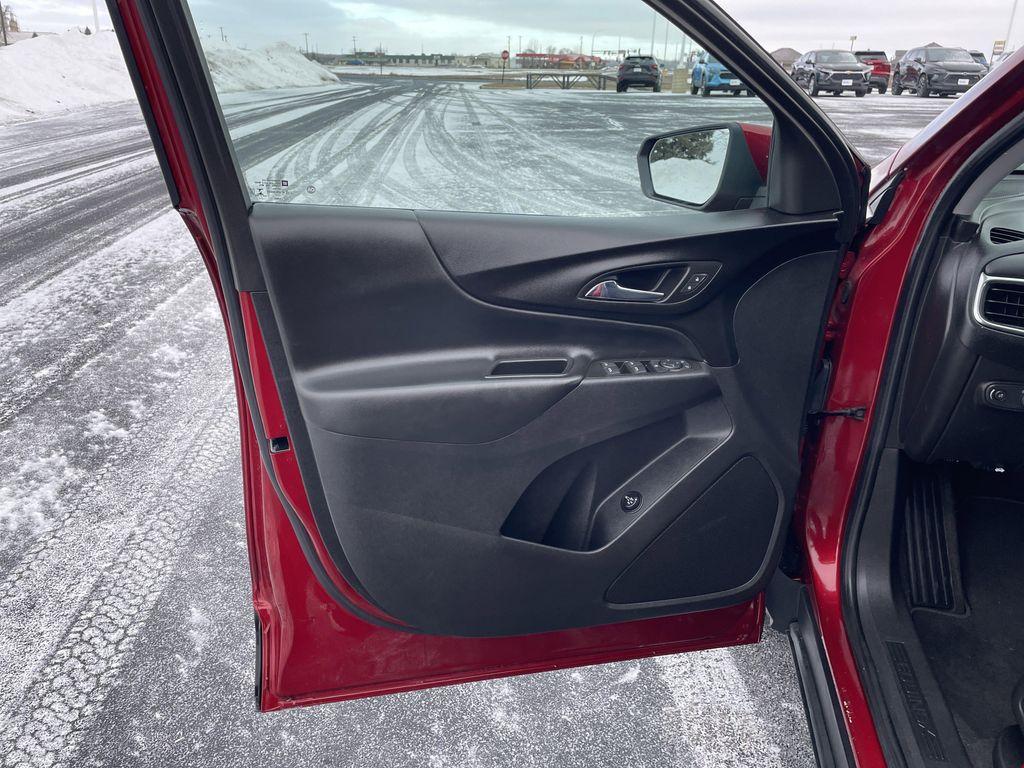 used 2023 Chevrolet Equinox car, priced at $22,995