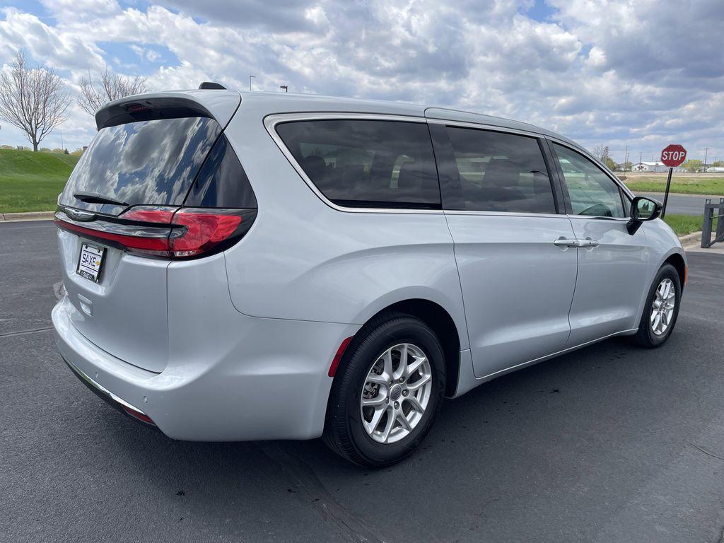 used 2024 Chrysler Pacifica car, priced at $28,989