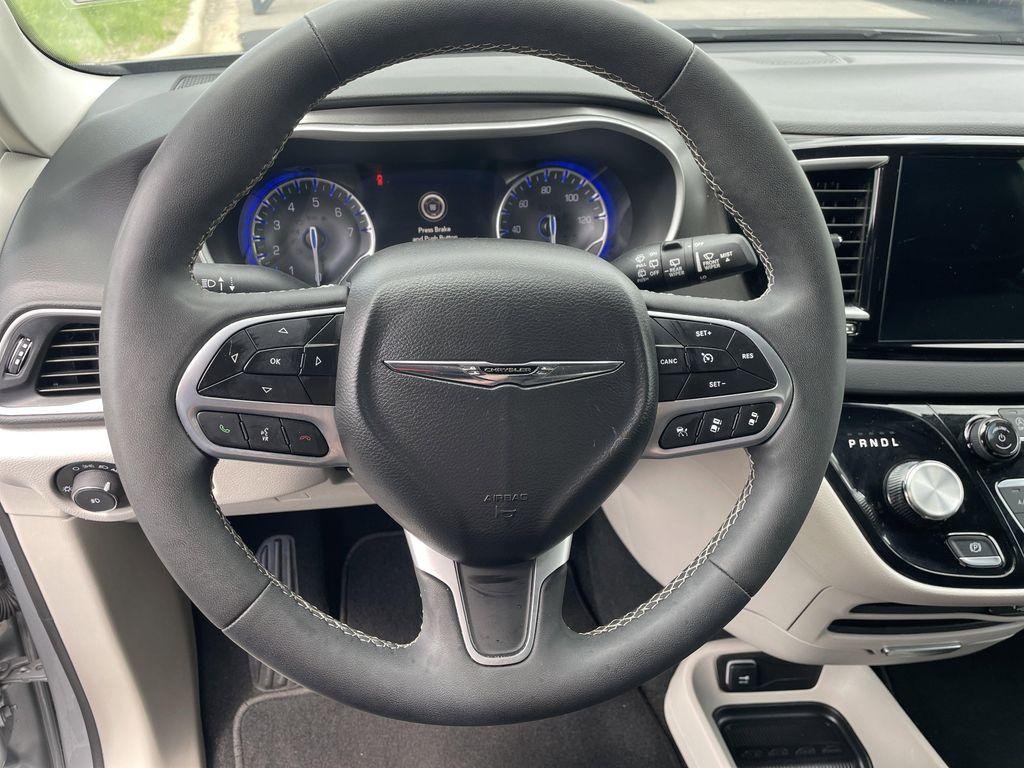 used 2024 Chrysler Pacifica car, priced at $28,989