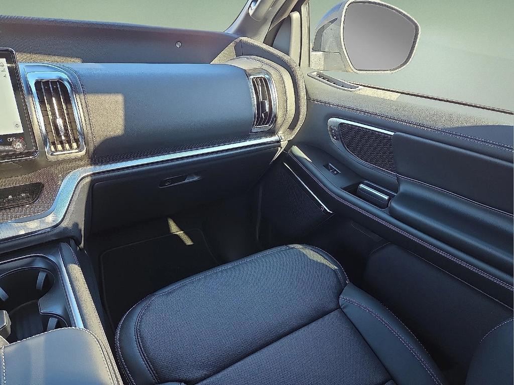 new 2026 Ford Expedition car, priced at $82,301