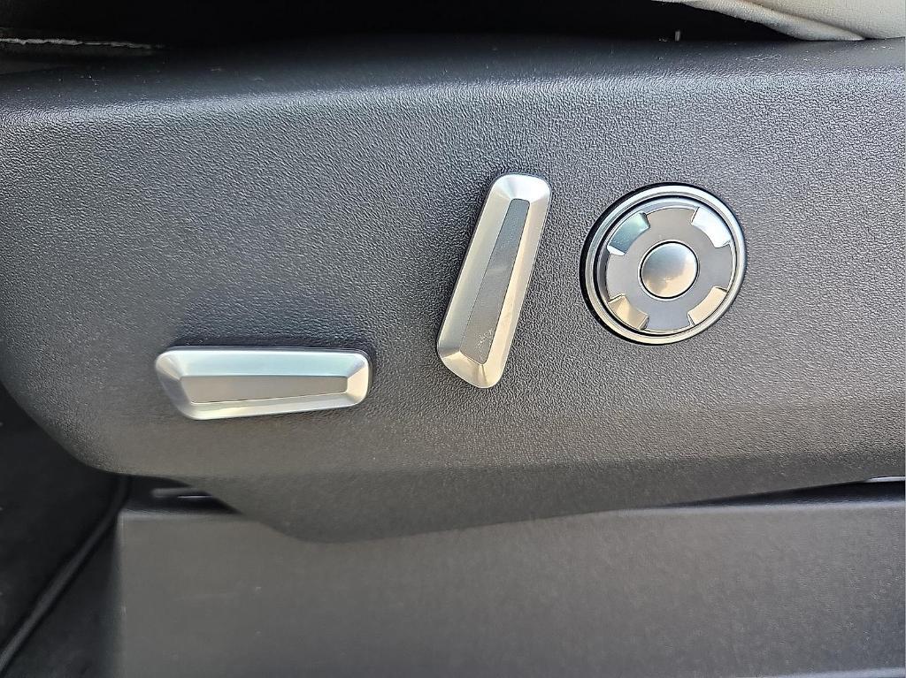 new 2026 Lincoln Navigator car, priced at $109,085