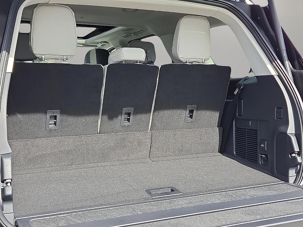 new 2026 Lincoln Navigator car, priced at $109,085