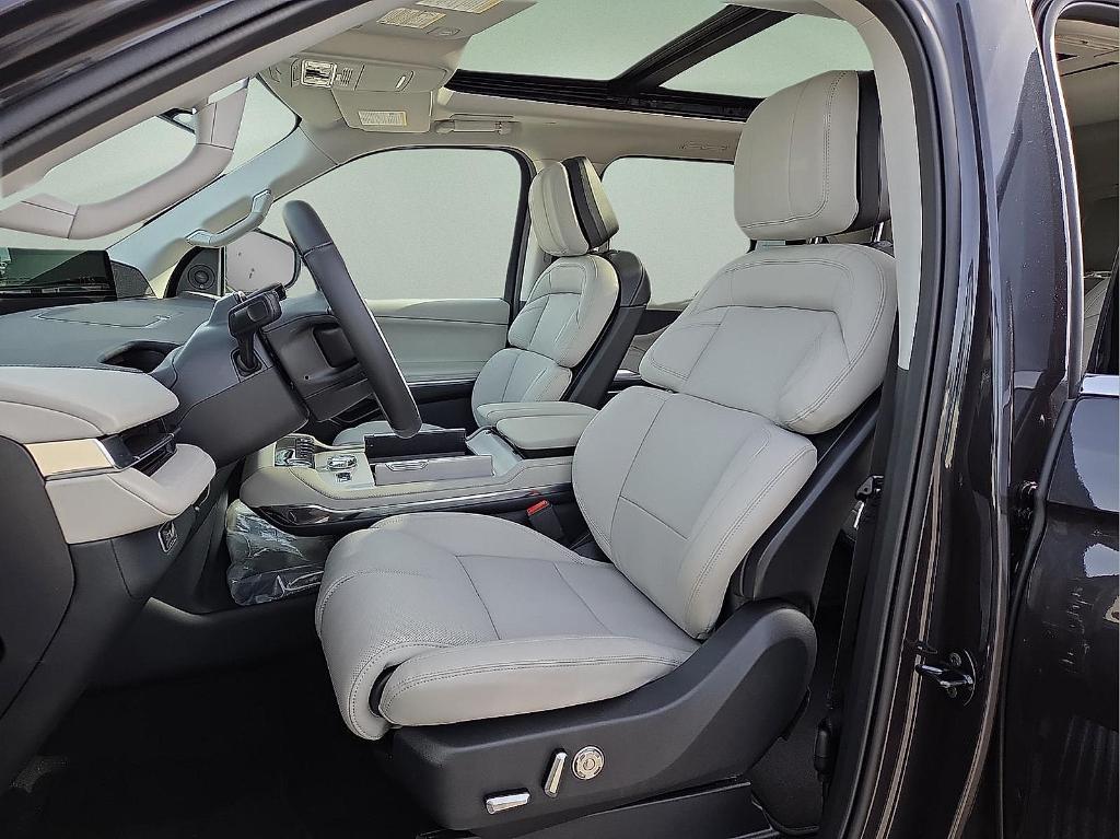 new 2026 Lincoln Navigator car, priced at $103,631