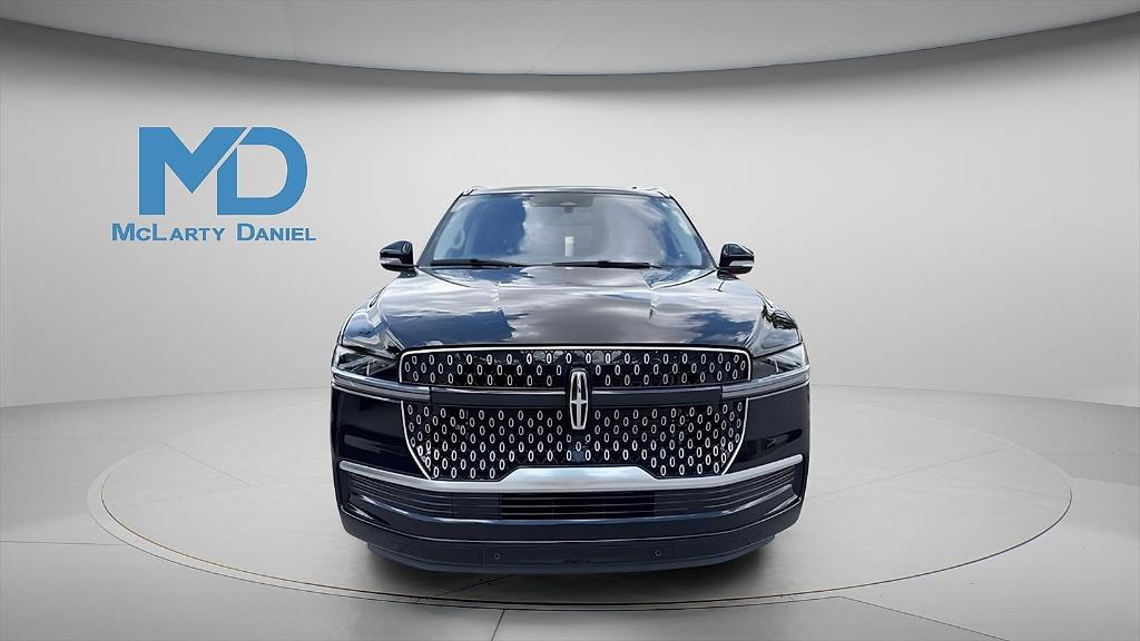 new 2025 Lincoln Navigator car, priced at $98,035