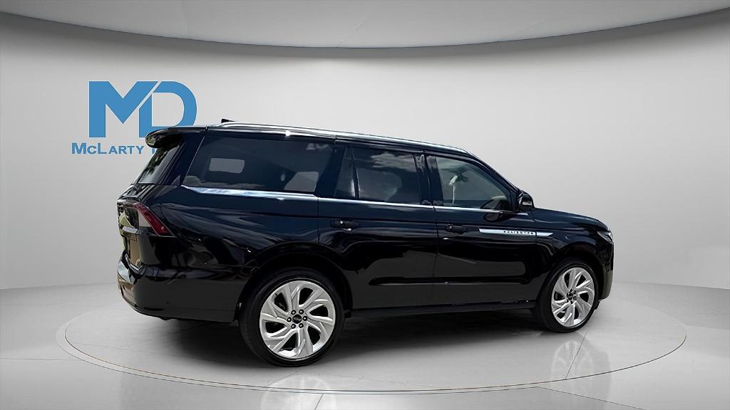 new 2025 Lincoln Navigator car, priced at $98,035