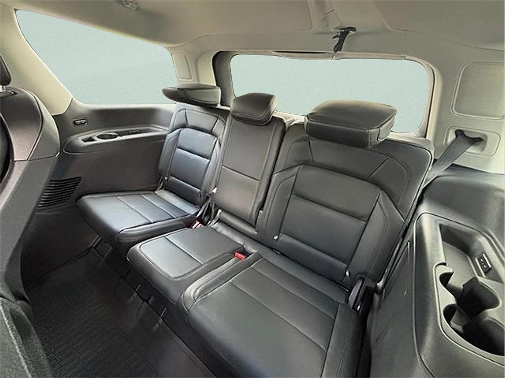 new 2025 Lincoln Navigator car, priced at $98,035