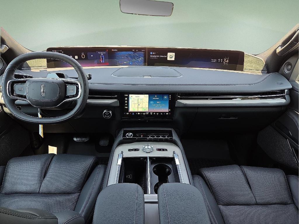 new 2025 Lincoln Navigator car, priced at $91,185