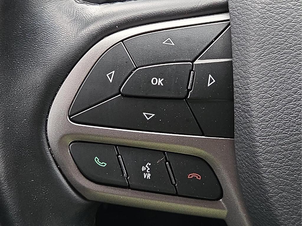 used 2020 Jeep Cherokee car, priced at $17,995