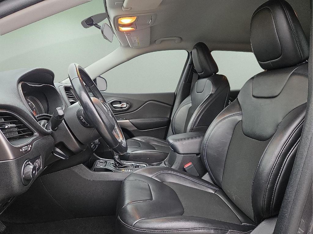 used 2020 Jeep Cherokee car, priced at $17,995