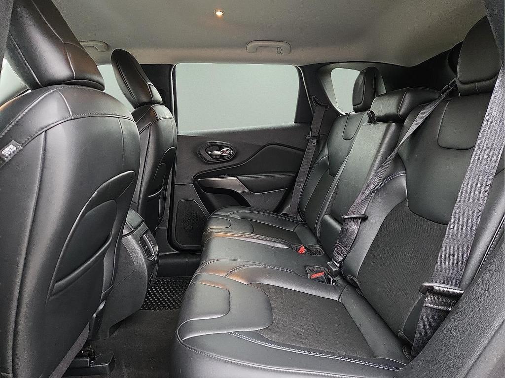 used 2020 Jeep Cherokee car, priced at $17,995