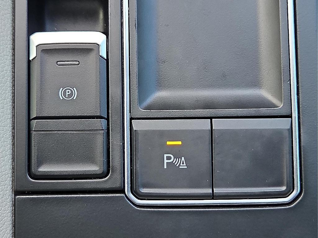 used 2021 Volkswagen Atlas car, priced at $16,549