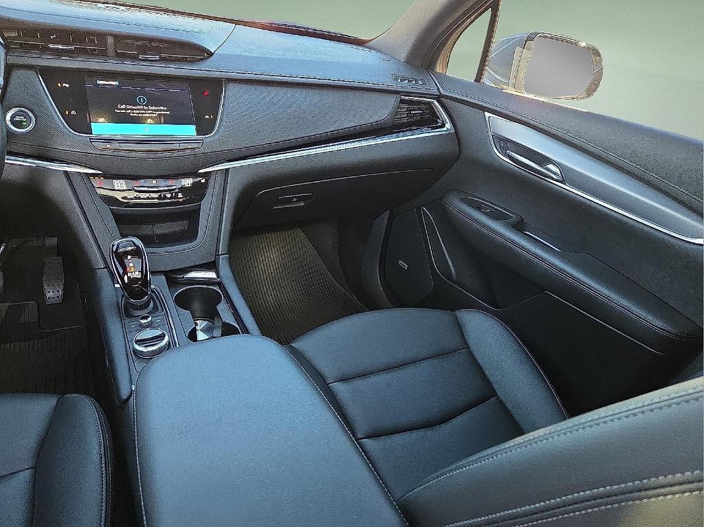 used 2024 Cadillac XT6 car, priced at $38,995