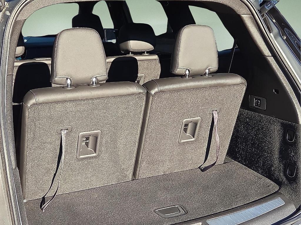 used 2024 Cadillac XT6 car, priced at $38,995