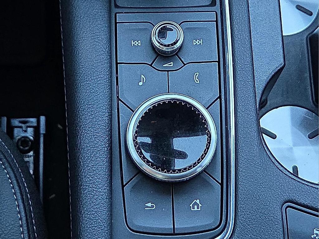 used 2024 Cadillac XT6 car, priced at $38,995