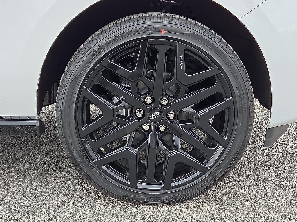 new 2026 Ford Expedition car, priced at $81,826