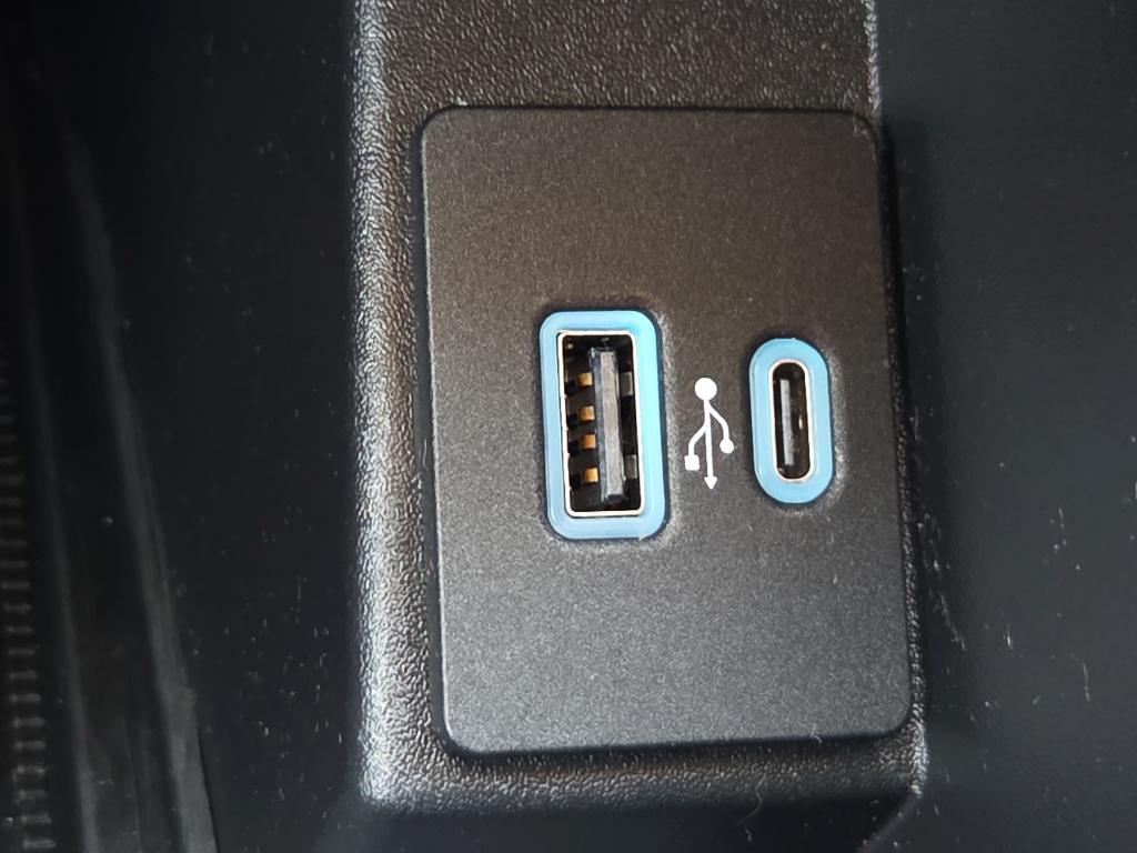 used 2022 Ford Edge car, priced at $25,995