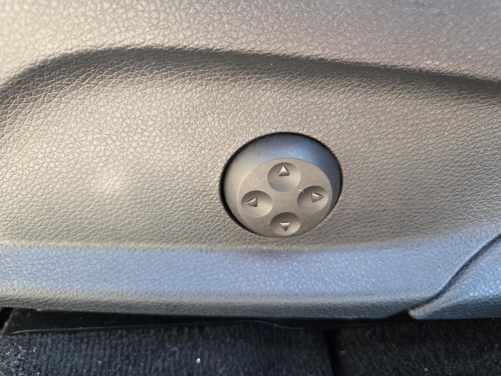 used 2019 Mercedes-Benz GLC 300 car, priced at $15,559