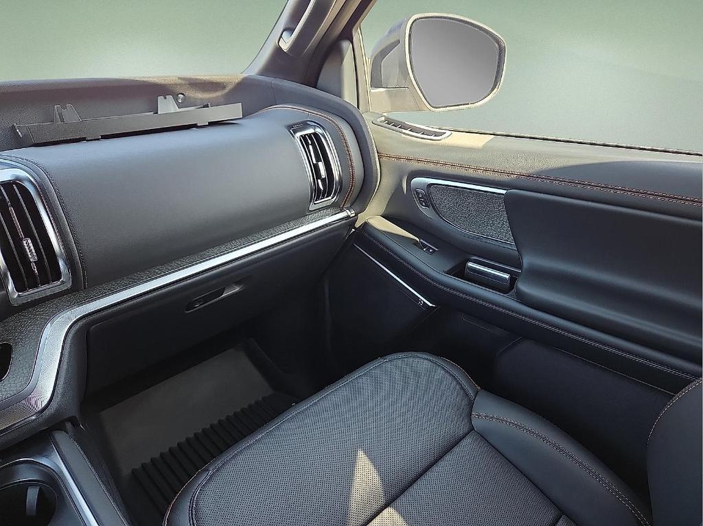 new 2026 Ford Expedition car, priced at $85,869