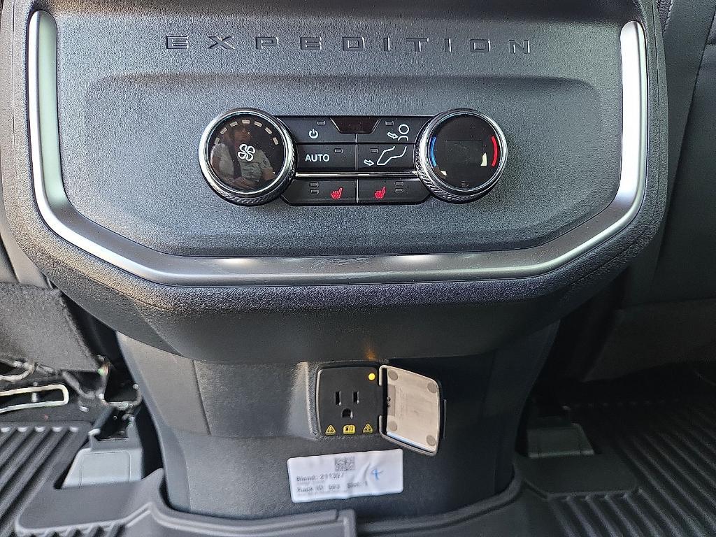 new 2026 Ford Expedition car, priced at $85,869