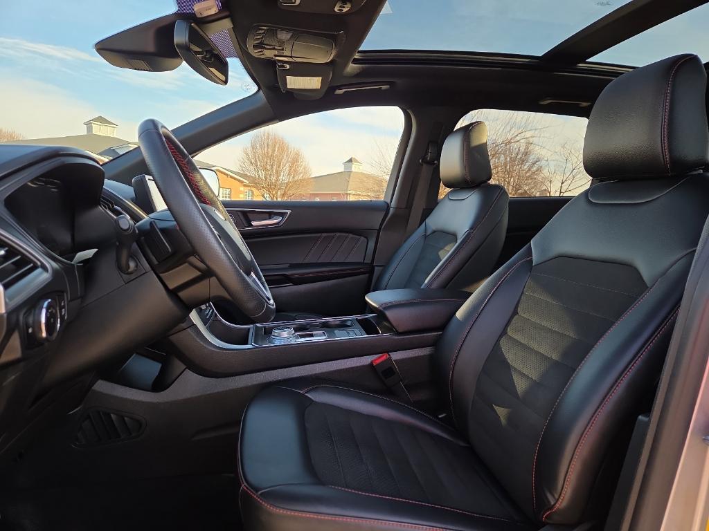 used 2024 Ford Edge car, priced at $32,415