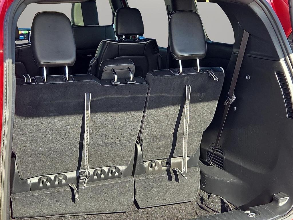 used 2025 Chrysler Pacifica car, priced at $35,638