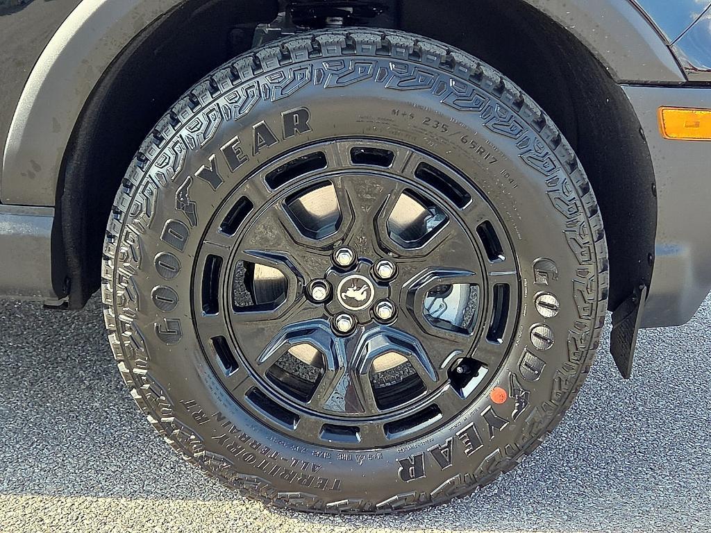 new 2025 Ford Bronco Sport car, priced at $37,063