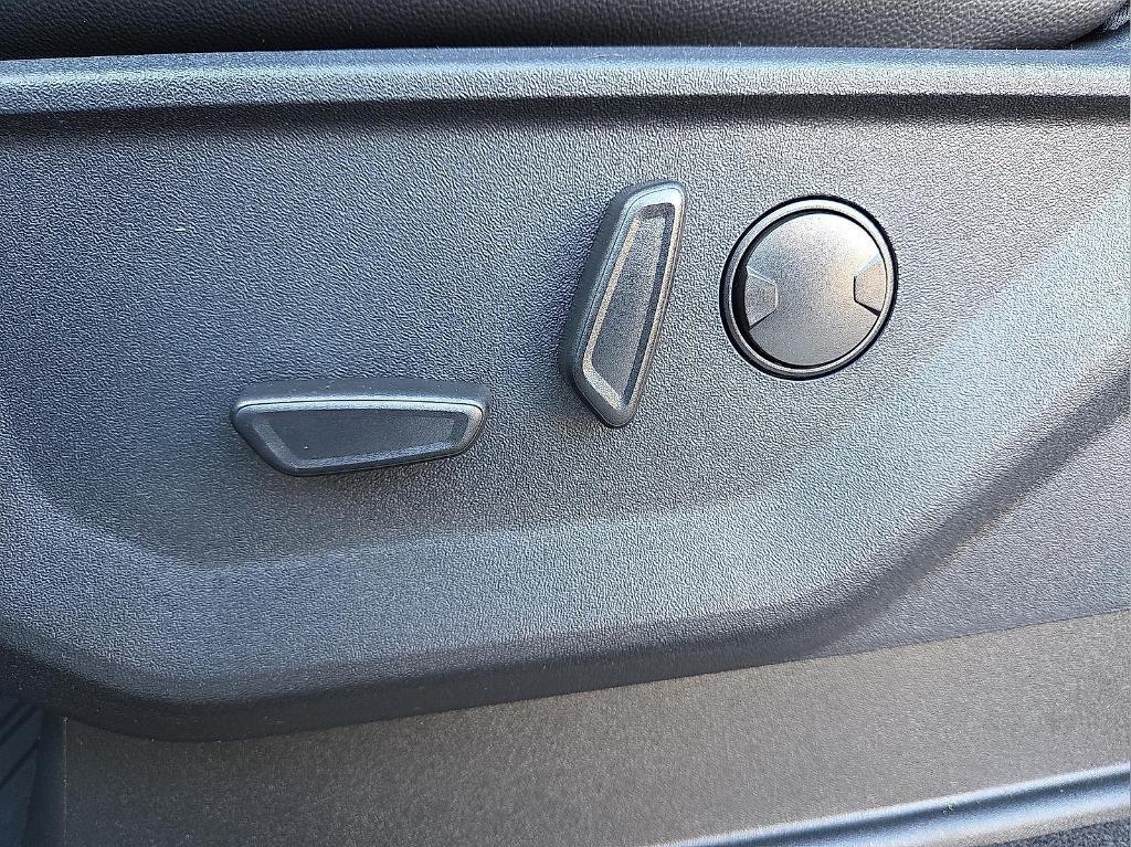 new 2025 Ford F-150 car, priced at $60,988