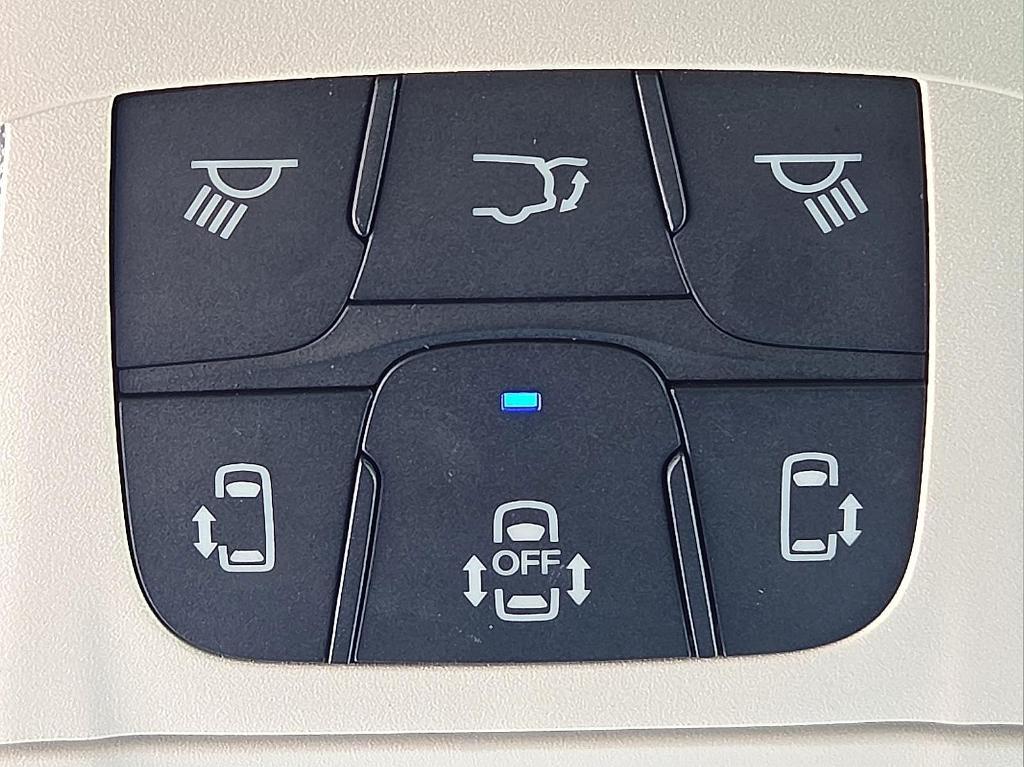 used 2023 Chrysler Pacifica car, priced at $24,394