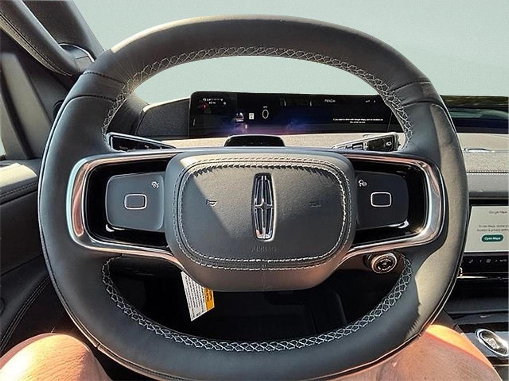 new 2025 Lincoln Navigator car, priced at $94,392