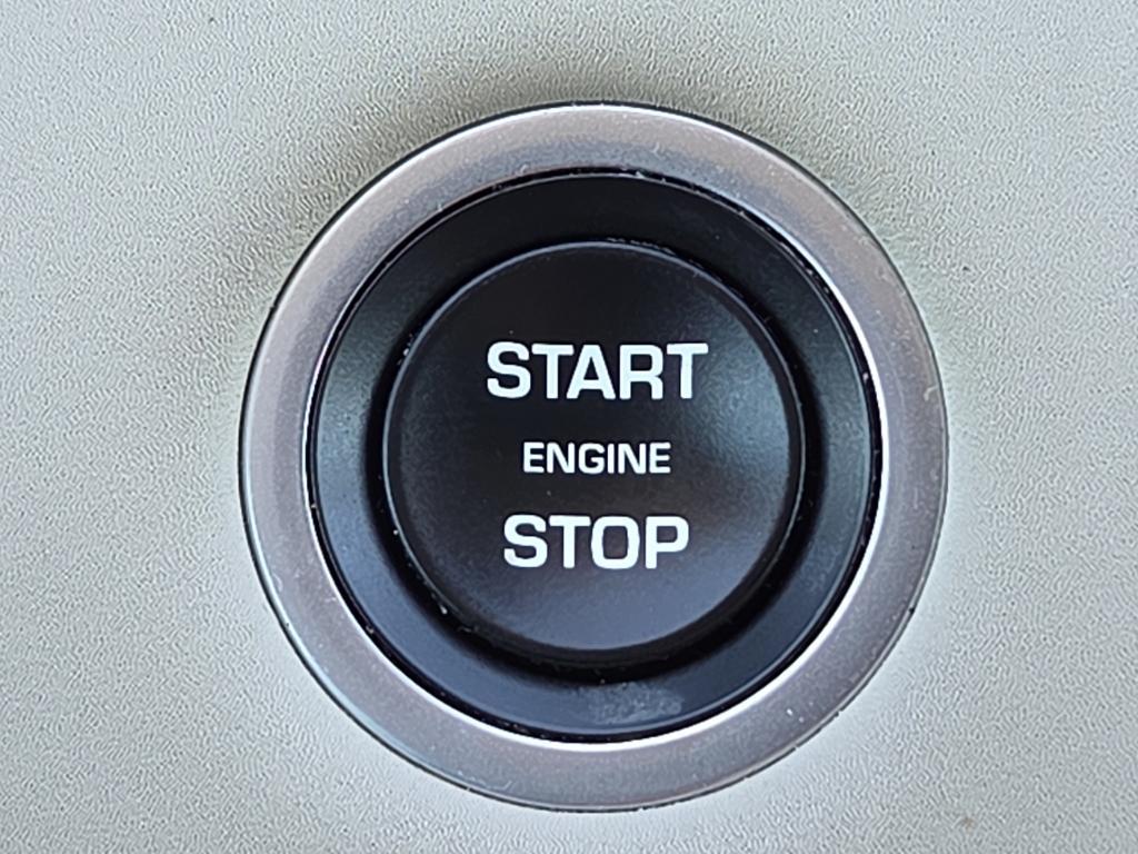 used 2019 Land Rover Discovery car, priced at $17,627