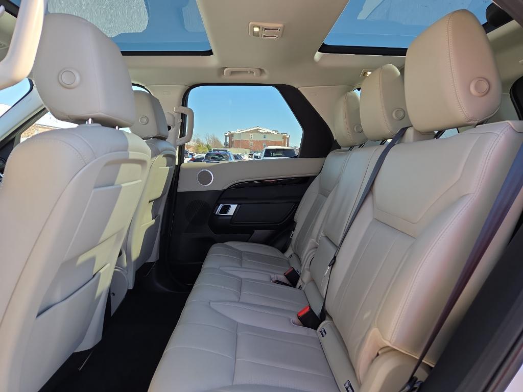 used 2019 Land Rover Discovery car, priced at $17,627
