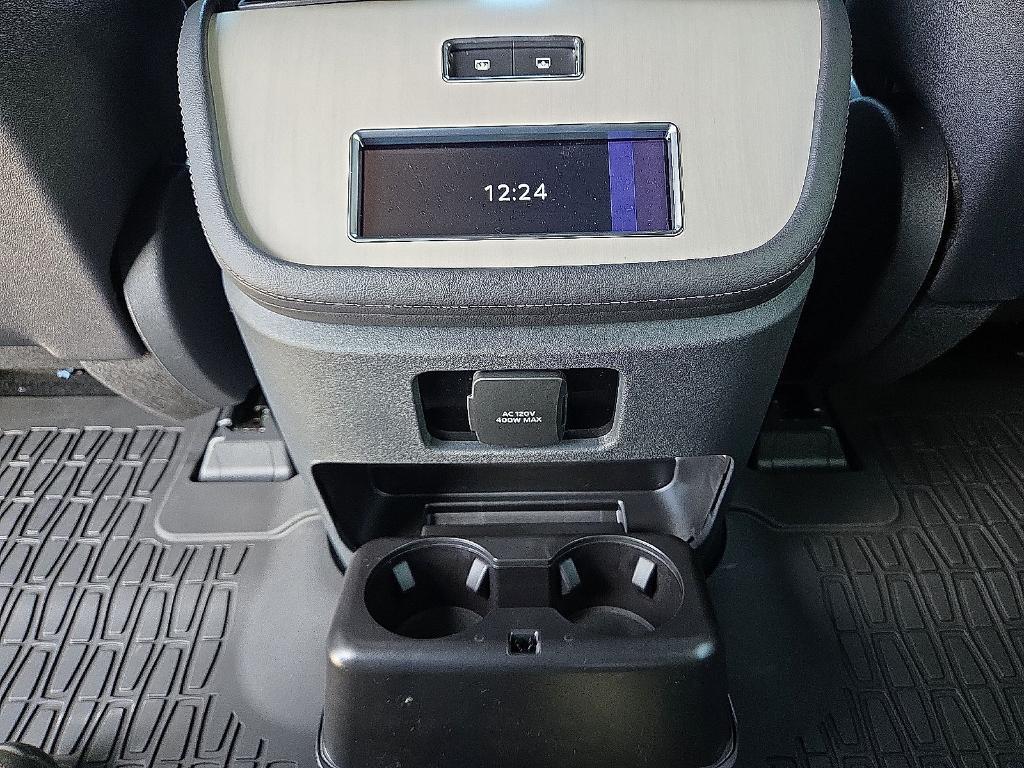 new 2025 Lincoln Navigator car, priced at $93,525